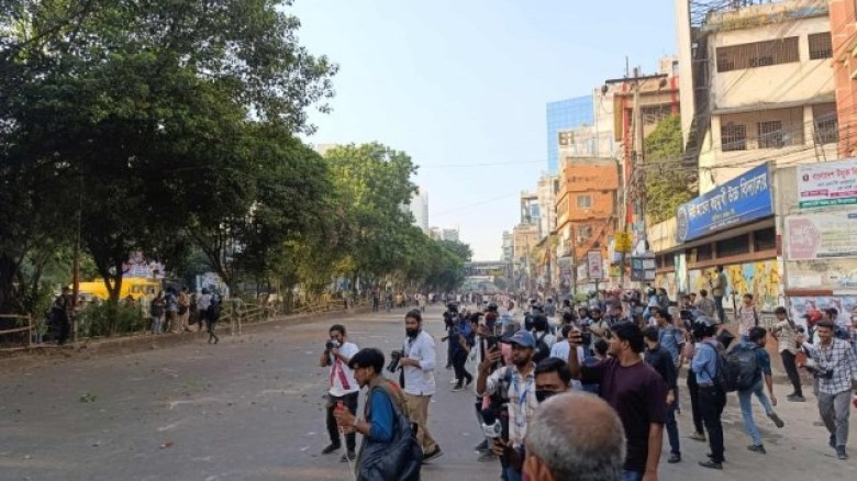 ধানমন্ডি ৩২ নম্বরে ফের ধাওয়া পাল্টা-ধাওয়া
